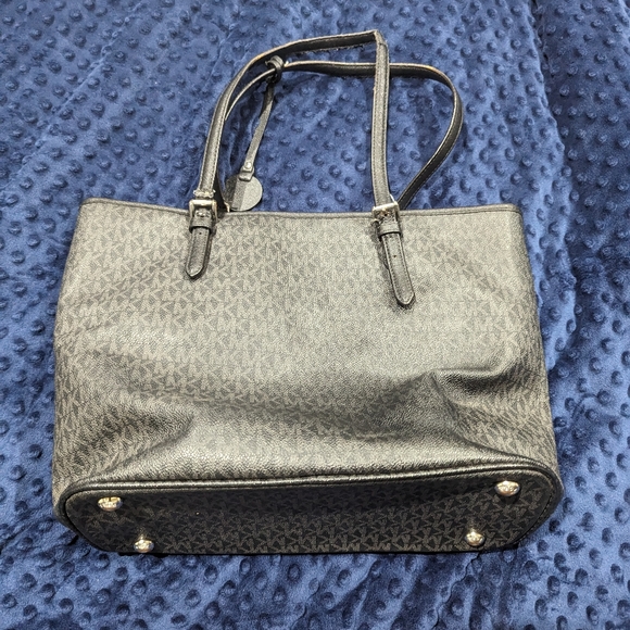 Used MICHAEL KORS Jet Set Zip Tote in Black/Grey Leather - Picture 3 of 16